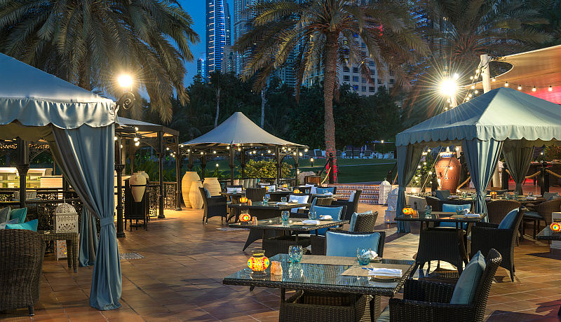 Al Khaima Al Fresco im Le Royal Meridien Beach Resort and Spa / Golfreisen Dubai