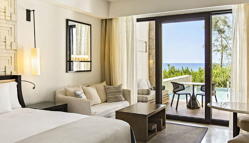Doppelzimmer Premium Infinity im The Romanos Costa Navarino / Golfreisen Griechenland