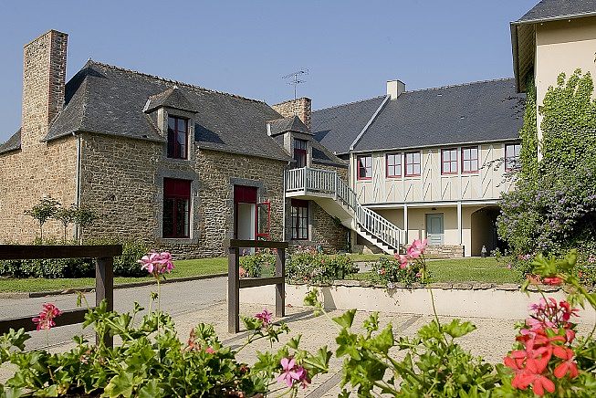 Club House vom Saint-Malo Golf in der Bretagne / Golfreisen Frankreich